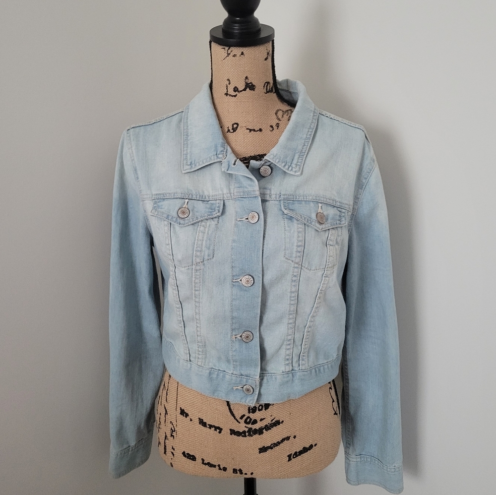 Old Navy Cropped Light Wash Demin Jacket